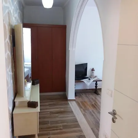 Ajni Bed & Breakfast Berat