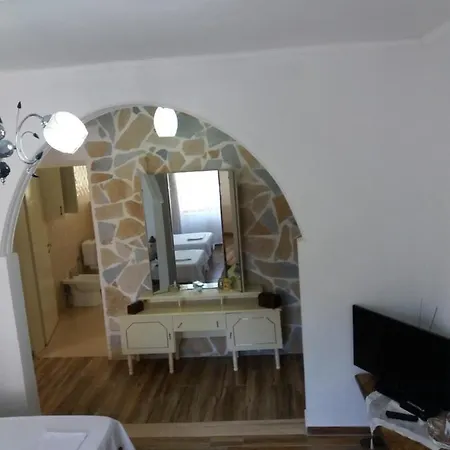 Ajni Bed & Breakfast *